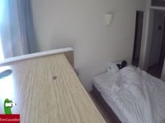 camara espia graba como folla una pareja en el hotel al despertarse GUI109